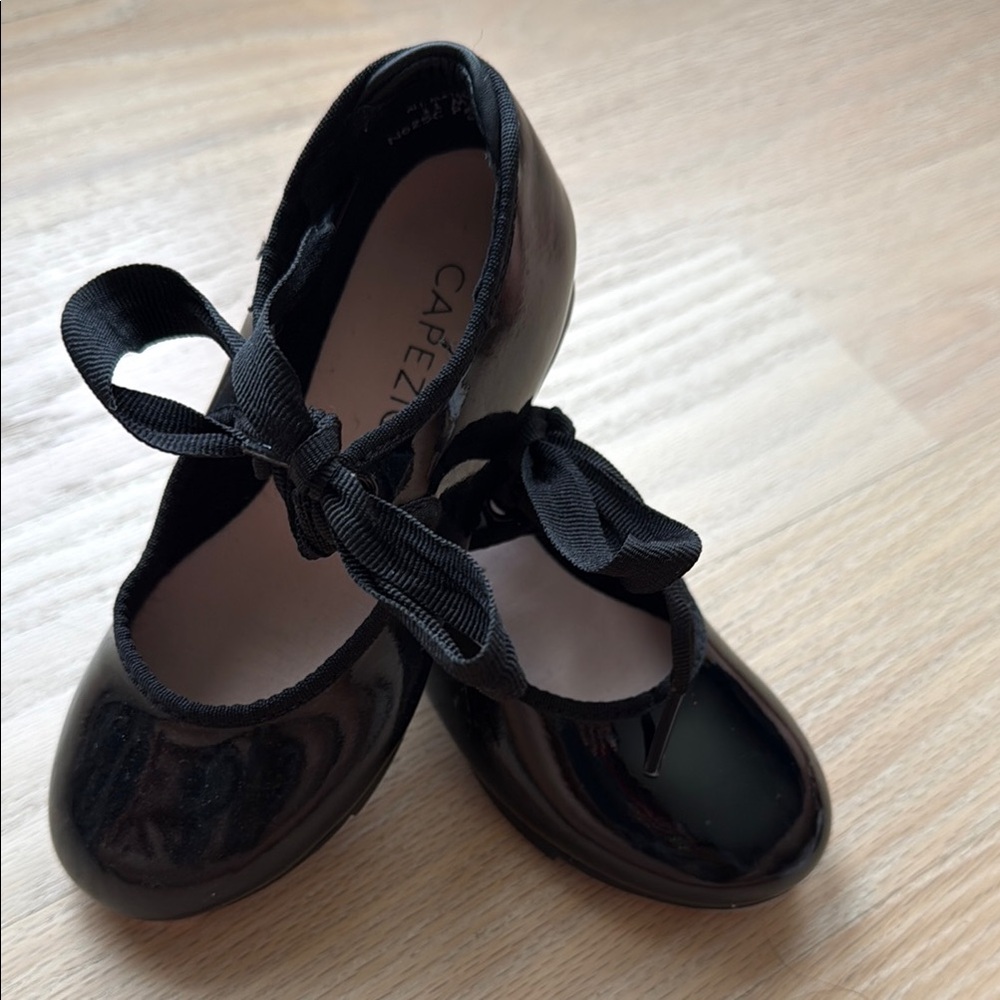 Capezio Black Tap Shoes with Elastic and String Closure